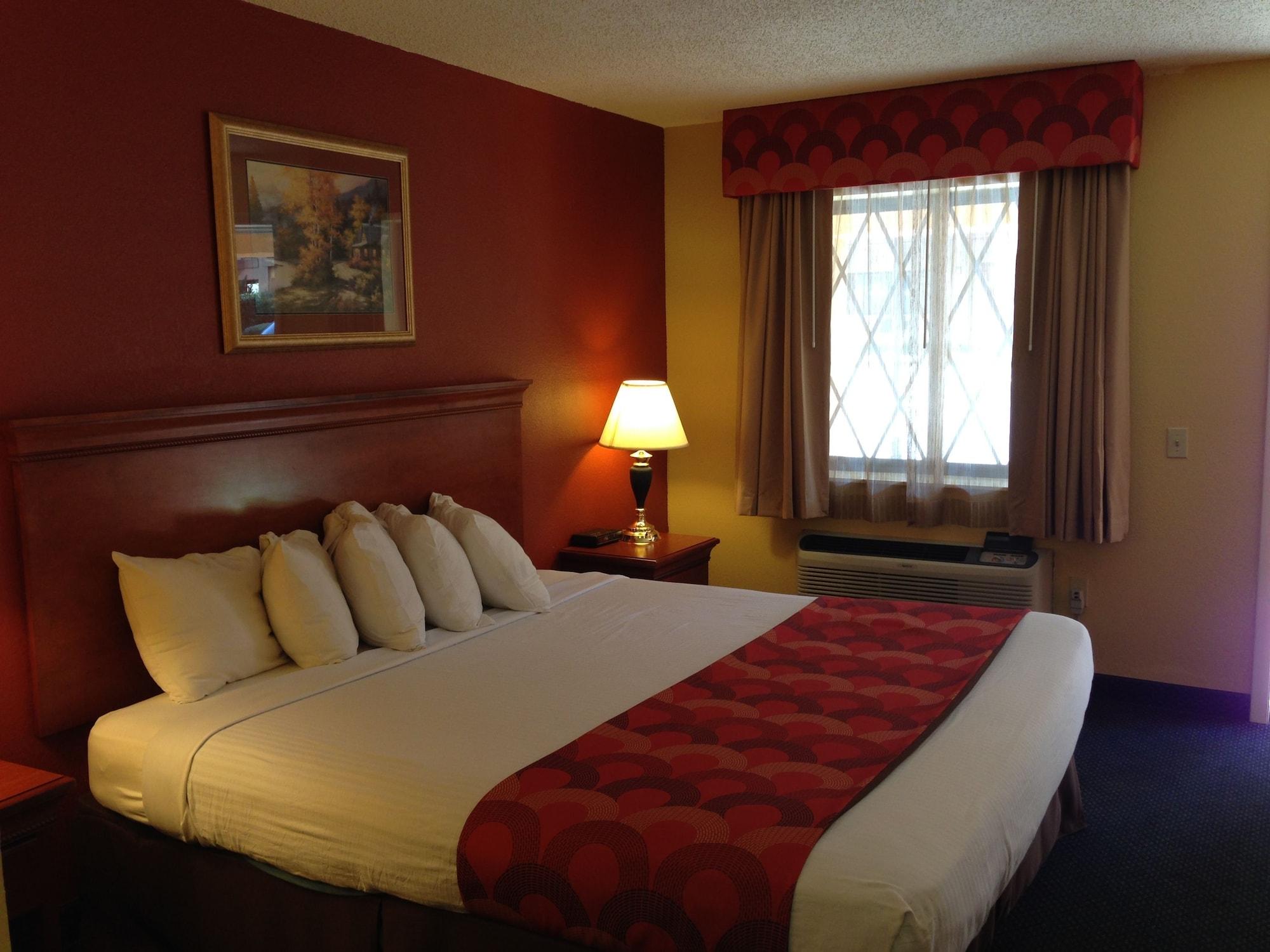 Super 8 By Wyndham Downtown Gatlinburg At Convention Center Exterior foto