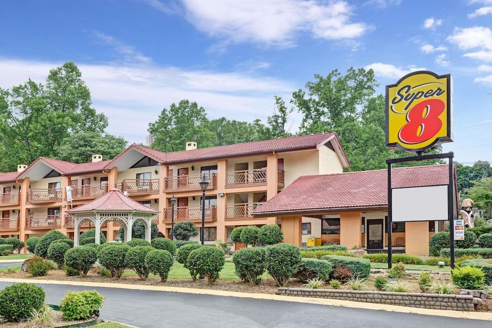 Super 8 By Wyndham Downtown Gatlinburg At Convention Center Exterior foto