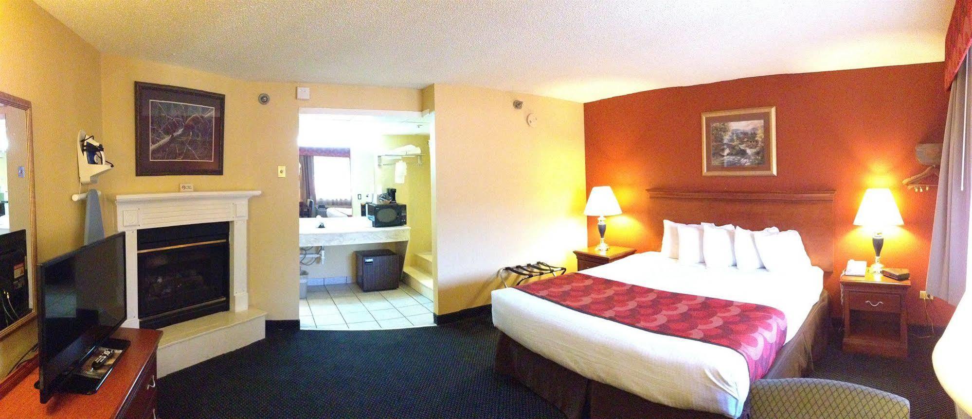 Super 8 By Wyndham Downtown Gatlinburg At Convention Center Exterior foto