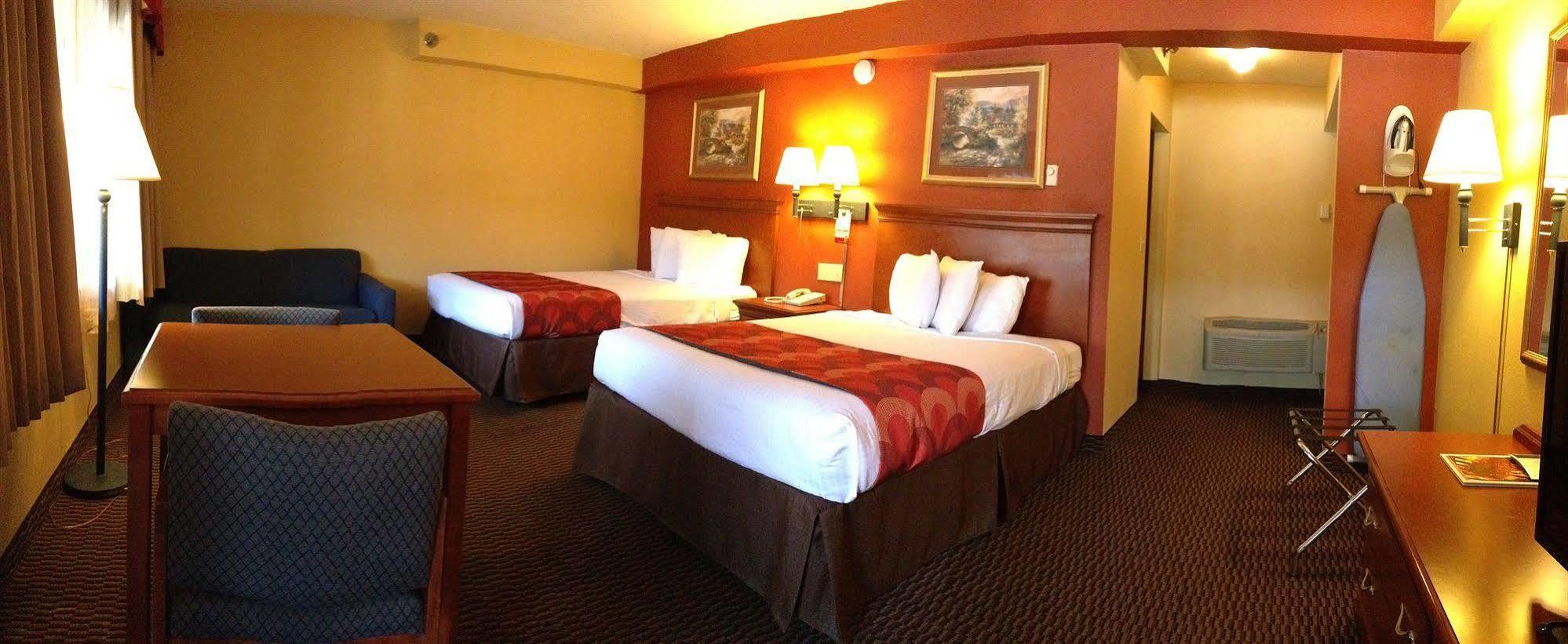 Super 8 By Wyndham Downtown Gatlinburg At Convention Center Exterior foto